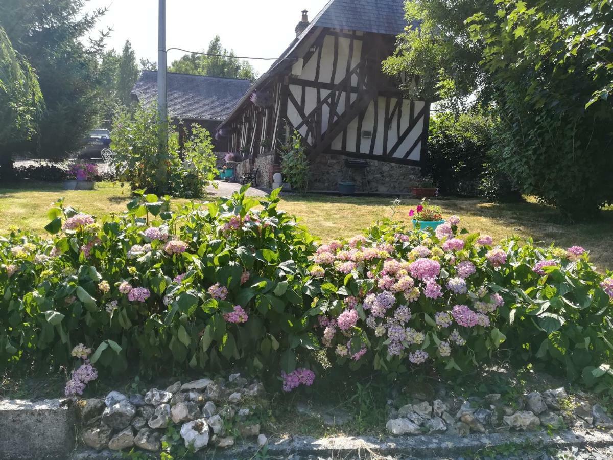 Le Clos Des Hortensias Toutainville Exterior photo